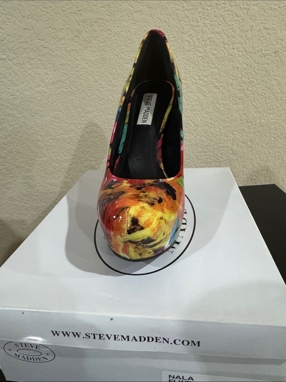 Steve Madden Multicolor Patent Floral Platform Pump